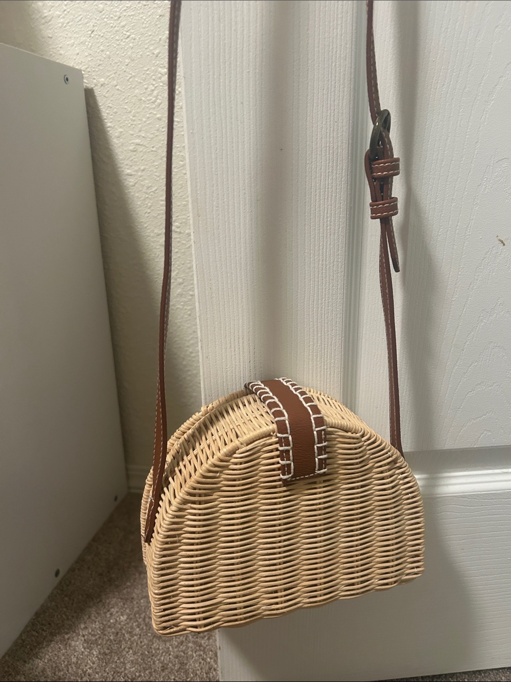 Universal Thread Natural Straw Crossbody with Brown Leather Strap